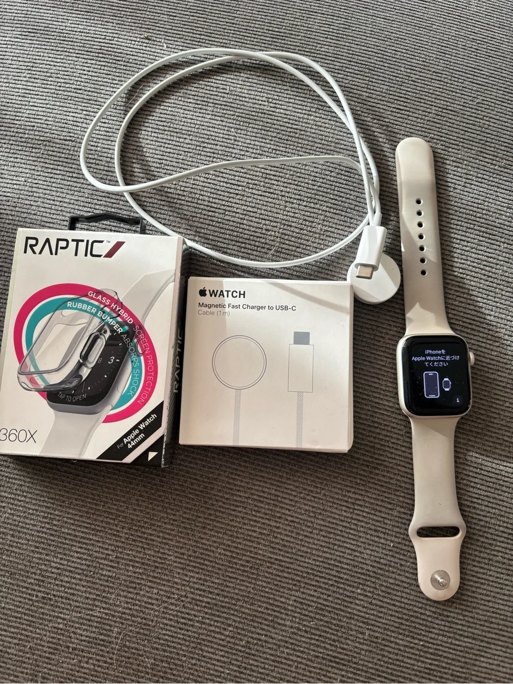 Apple Watch SE (GPS) (2nd Generation) 44mm Bundle